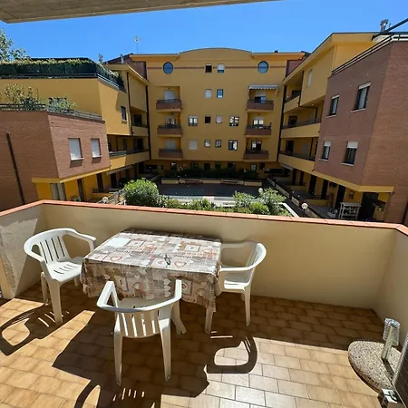 100m Dal Mare Per 8 A Apartament *