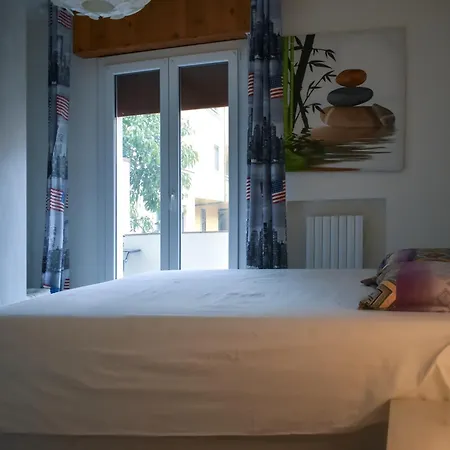 Apartament 100m Dal Mare Per 8 A Riccione