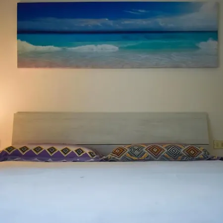 Sea Breeze 100m From The Sea, Sleeps 8 Apartment