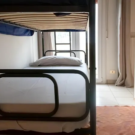 Apartment Sea Breeze 100m From The Sea, Sleeps 8 Riccione